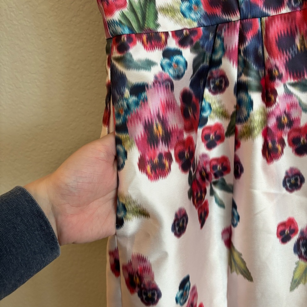 ❗️NWT Ted Baker Ibia Baby Pink Cap Sleeve Dress with Multicolor Floral Print 10 - Picture 7 of 10